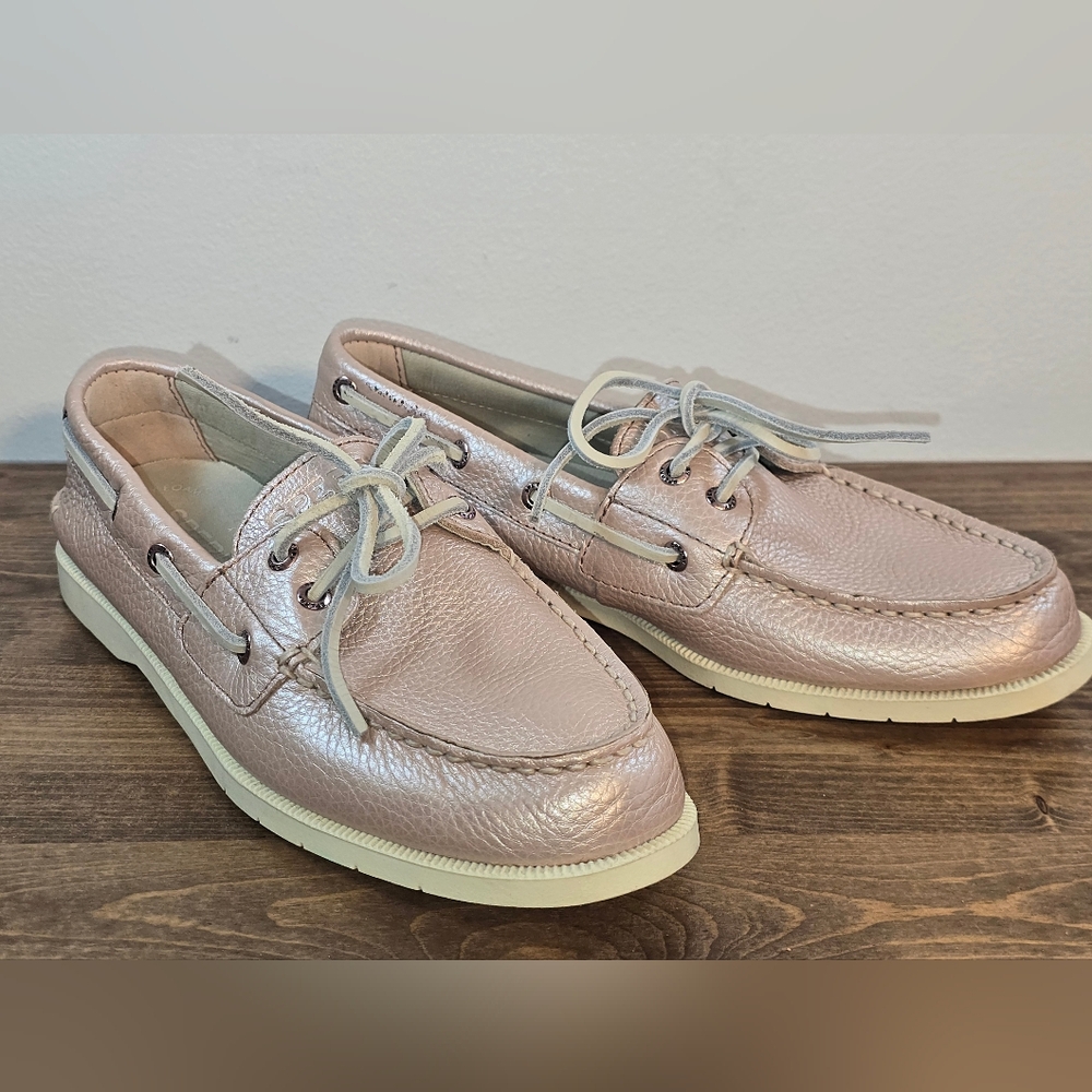 Sperry 2-Eye Metallic Pink Boat Shoes Women's Size 7M - Picture 2 of 8